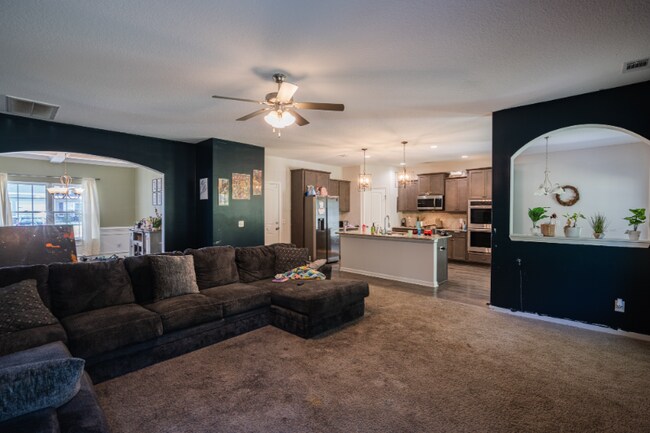 Foto del edificio - 211 Sapwood Wy