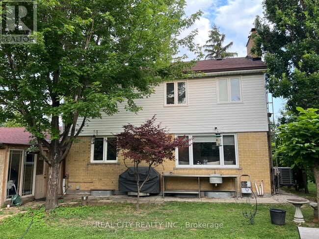 Building Photo - 2451 Loanne Dr