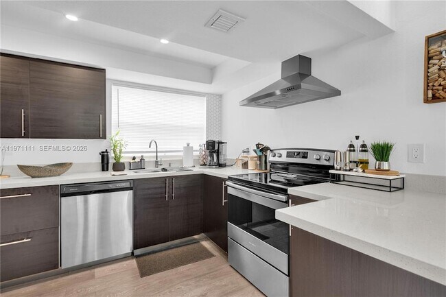 Foto del edificio - 830 NW 87th Ave