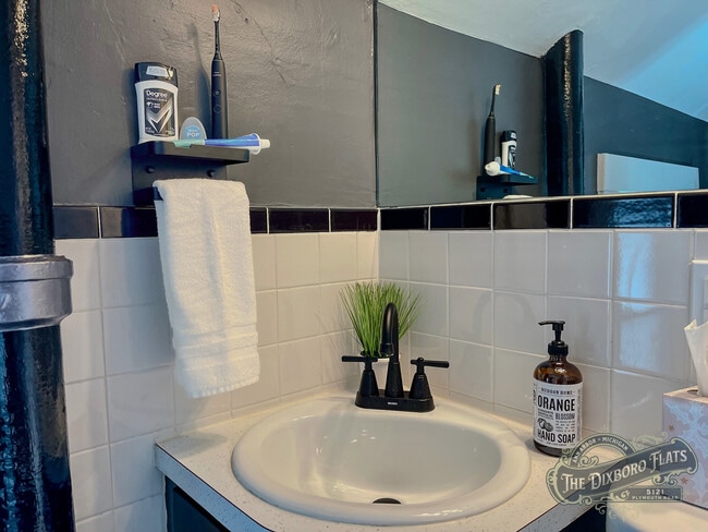 Building Photo - 5121 Plymouth Road