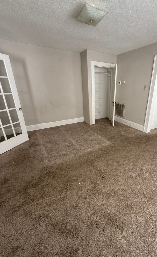 Photo - 1404 W. Fourth St. - 3 Unit Apartment