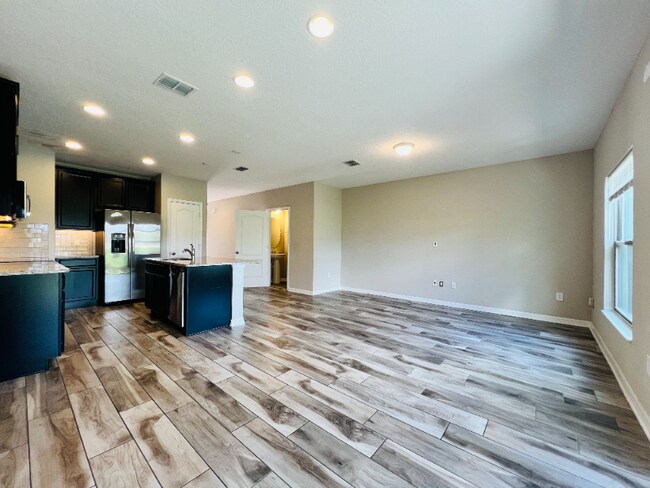 Building Photo - 1295 Flowing Tide Dr