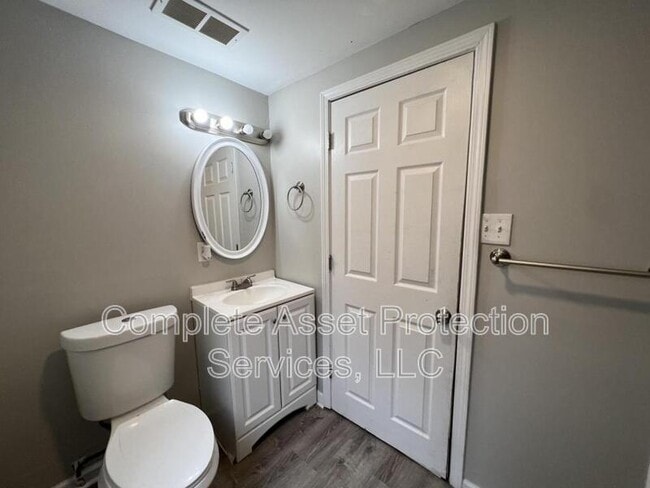 Foto del edificio - 3333 Wisconsin St