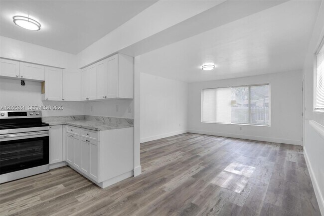 Foto del edificio - 265 NE 55th Terrace