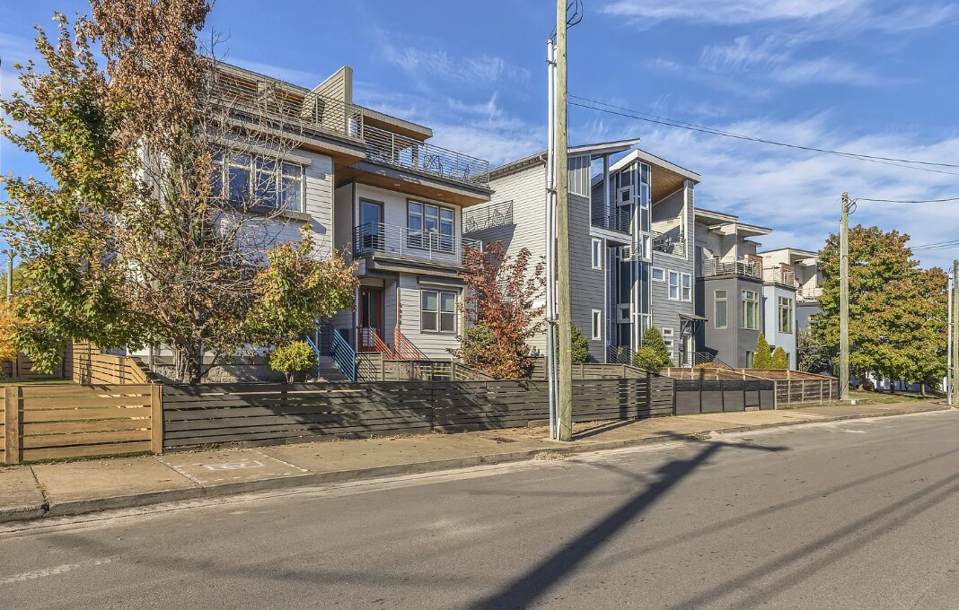 Building Photo - 606B Hume St