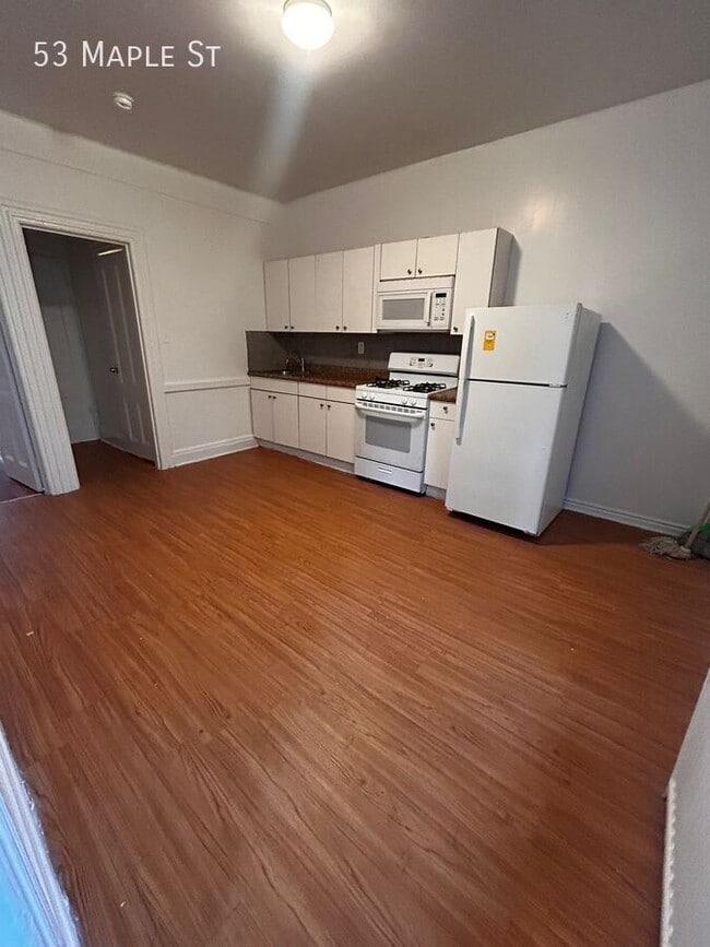 Photo - 53 Maple St Apartment