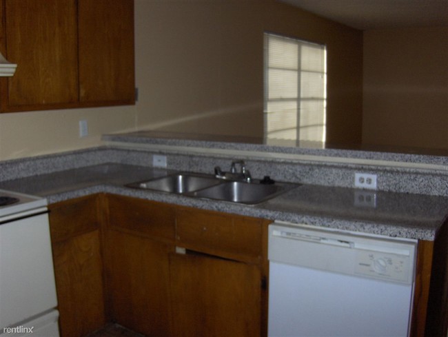 Building Photo - 3212 Balch Springs Rd