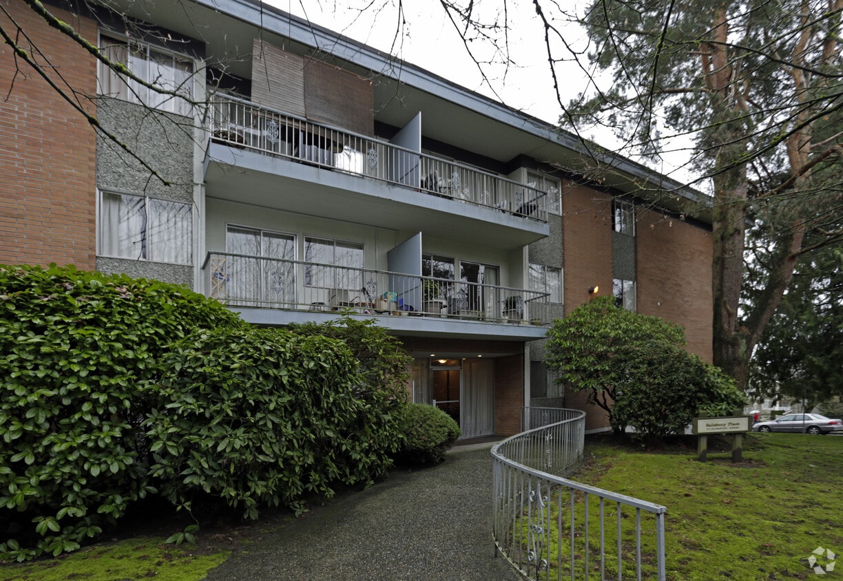 Salisbury Place Apartments 7272 Salisbury Ave Burnaby, BC