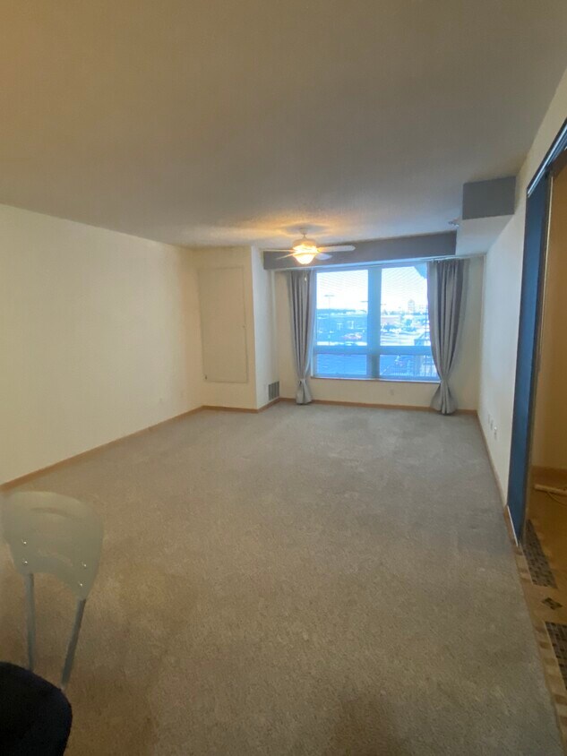 Living room. Lots of light - 7601 Aldrich Ave S