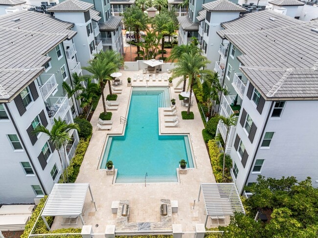 Building Photo - Allure at Abacoa