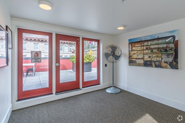 Entrada a la terraza de la azotea - Louisa Hotel