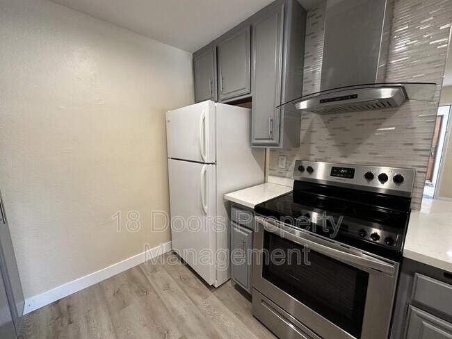 Building Photo - 5045 Collwood Way