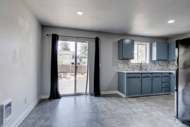 Foto del edificio - Charming 2-Bedroom Home with Spacious Back...