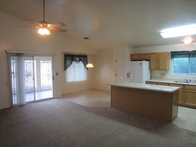 Building Photo - Attractive & Spacious 3 Bedroom with Den or 4th Bedroom in Rita Ranch
