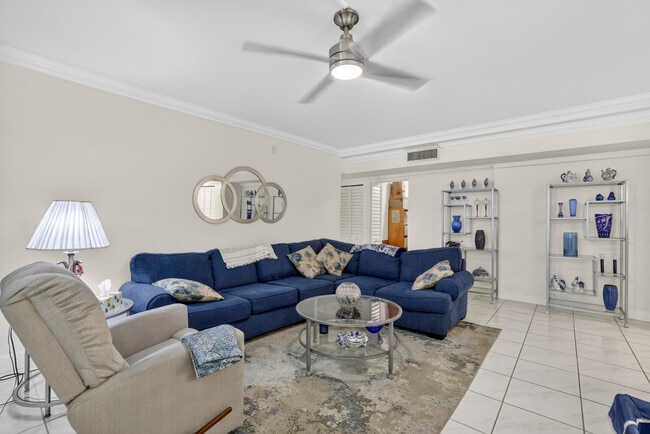 Foto del edificio - 6328 Longboat Ln W