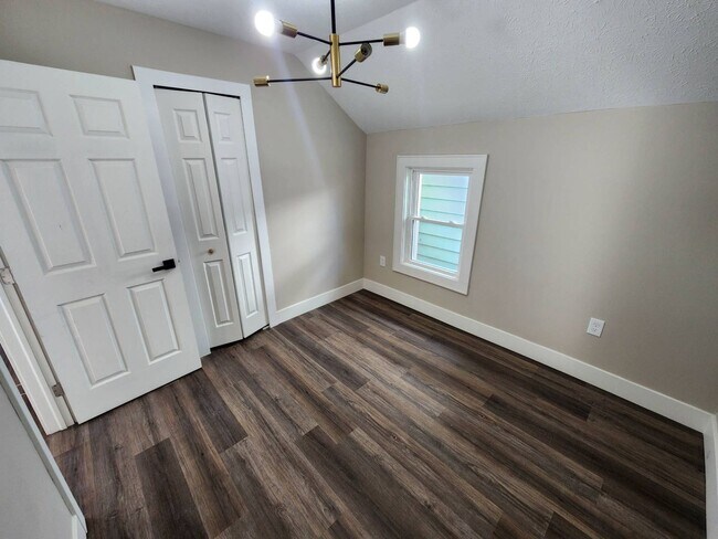 Foto del edificio - 1565 Hopkins Ave