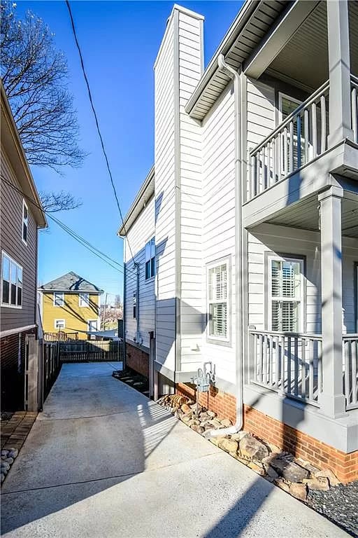 Foto del edificio - 587 Delbridge St NW