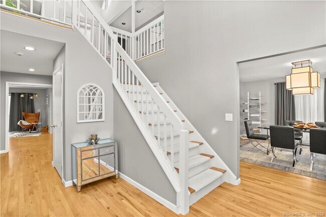 Building Photo - 80 E Ridge Rd