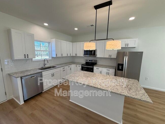 Foto del edificio - 405 E Chappell St