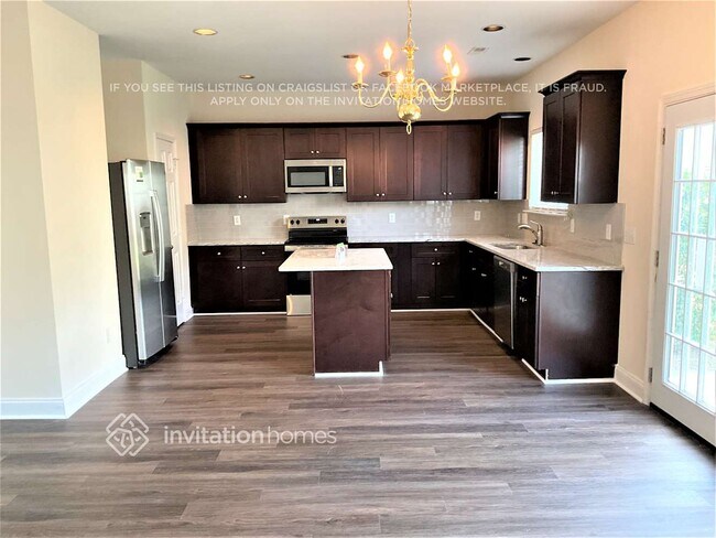 Building Photo - 2415 Harwood Hills Ln