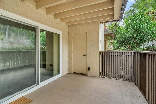 Foto del edificio - 8509 Villa La Jolla Dr