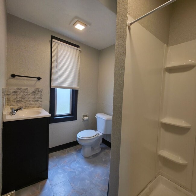 Foto del edificio - 3549-3549 Trent Ave