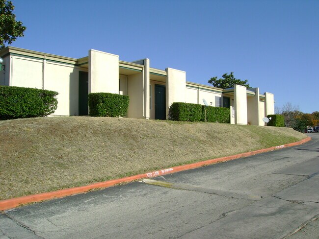 Building Photo - 5978 Calloway Dr N
