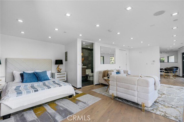 Foto del edificio - 8144 Gould Ave