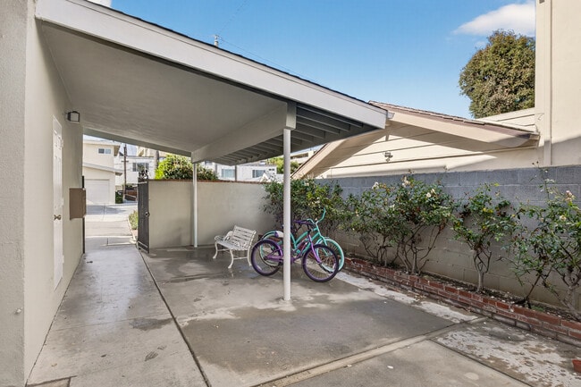 Building Photo - 25218 Loytan St