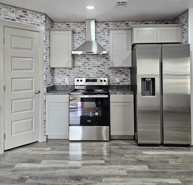 Building Photo - 1600 Orange Ave