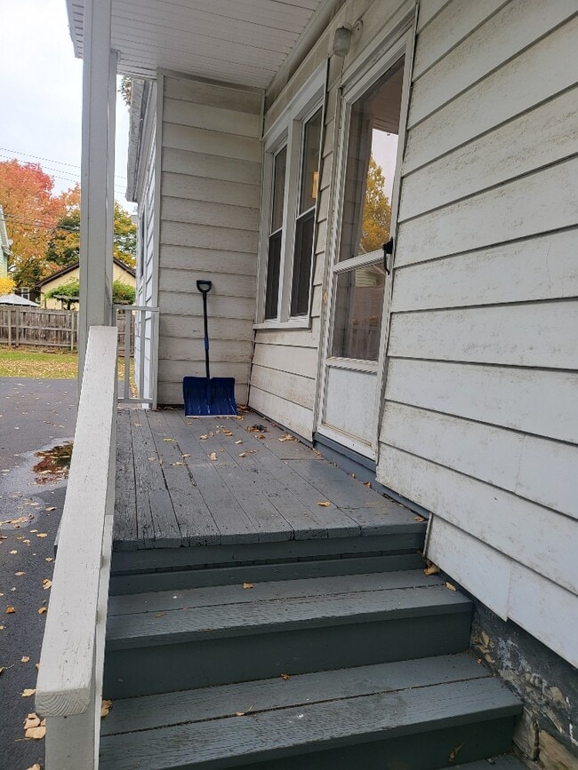 Building Photo - 46 Brighton St