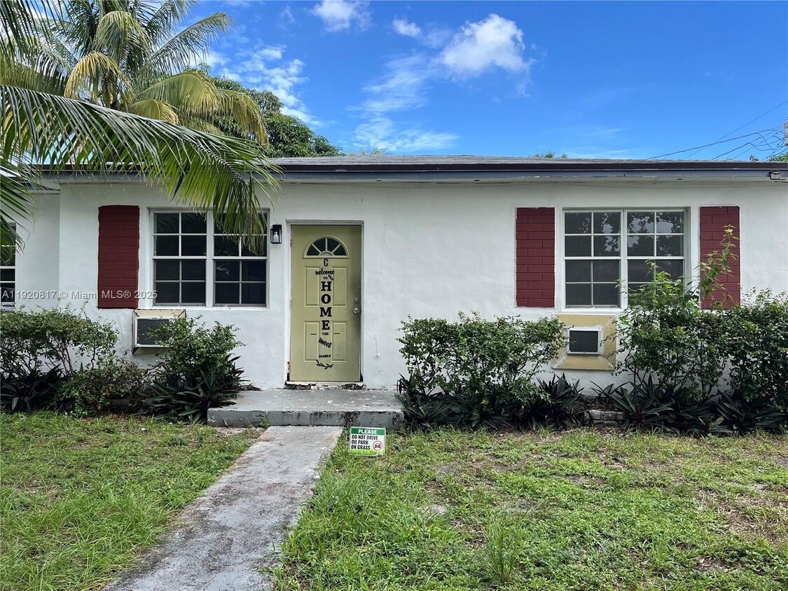 Foto principal - 14155 NE 14th Ave