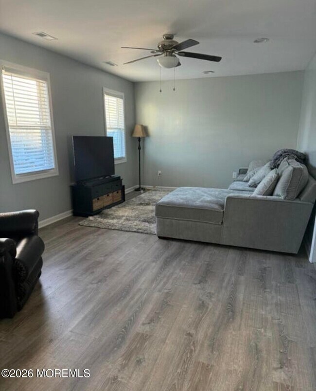 Foto del edificio - 40 Bay Shore Dr