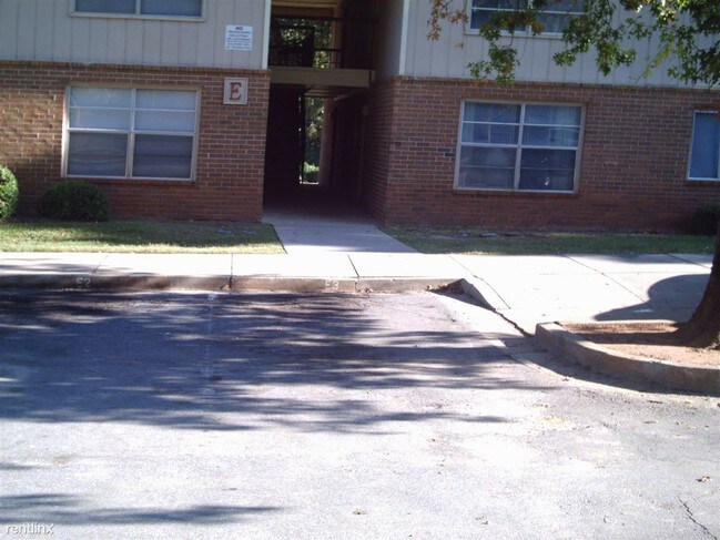 Foto del edificio - 900 Church St