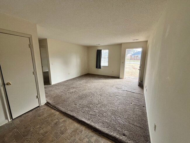 Building Photo - 4 Amber Cir