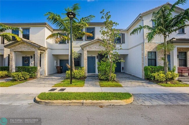 Foto del edificio - 1616 SW 28th St