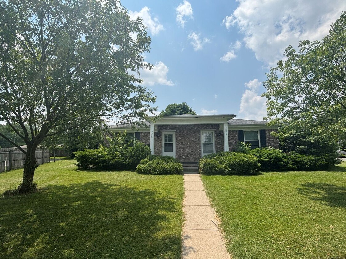 Foto principal - 1226-1228 S Creek