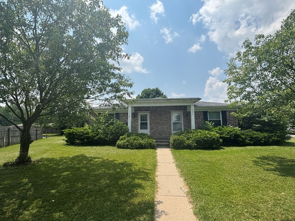 Primary Photo - 1226-1228 S Creek