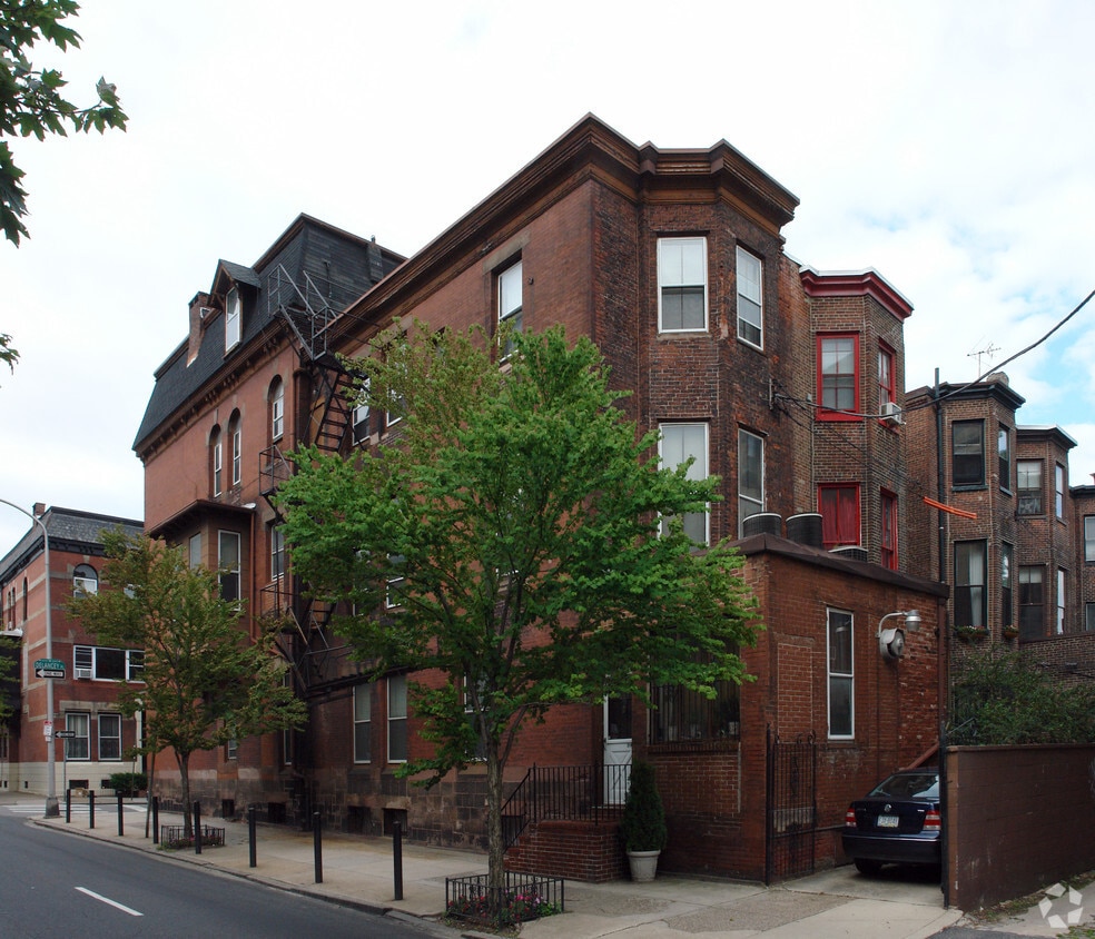 Building Photo - 2301 Delancey Pl