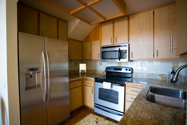 Building Photo - 4060 Rosenda Ct
