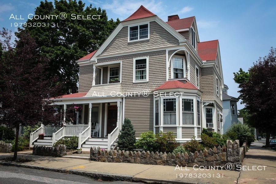 Primary Photo - 2 Bed in Downtown Beverly Victorian Home