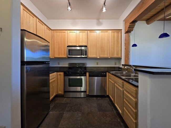 Building Photo - 1405 Vegas Verdes Dr