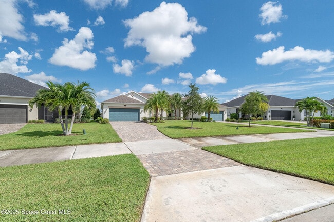 Building Photo - 2746 Spur Dr