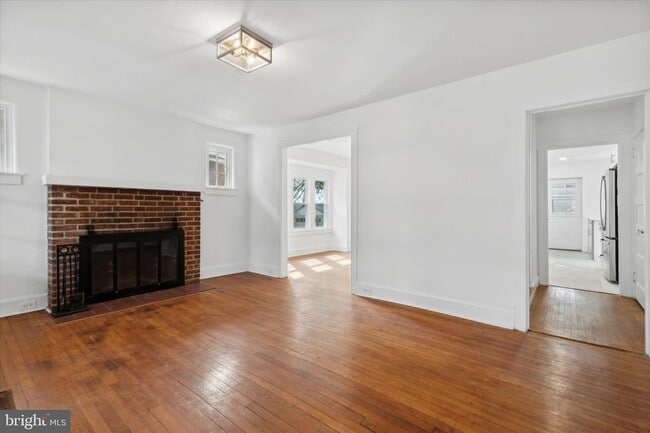 Building Photo - 232 Forrest Ave