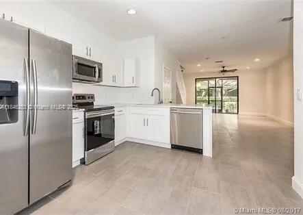 Foto del edificio - 4295 Vineyard Cir