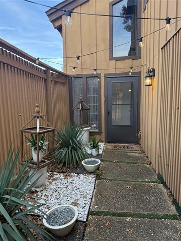 Foto del edificio - 3175 Golden Oak Ct