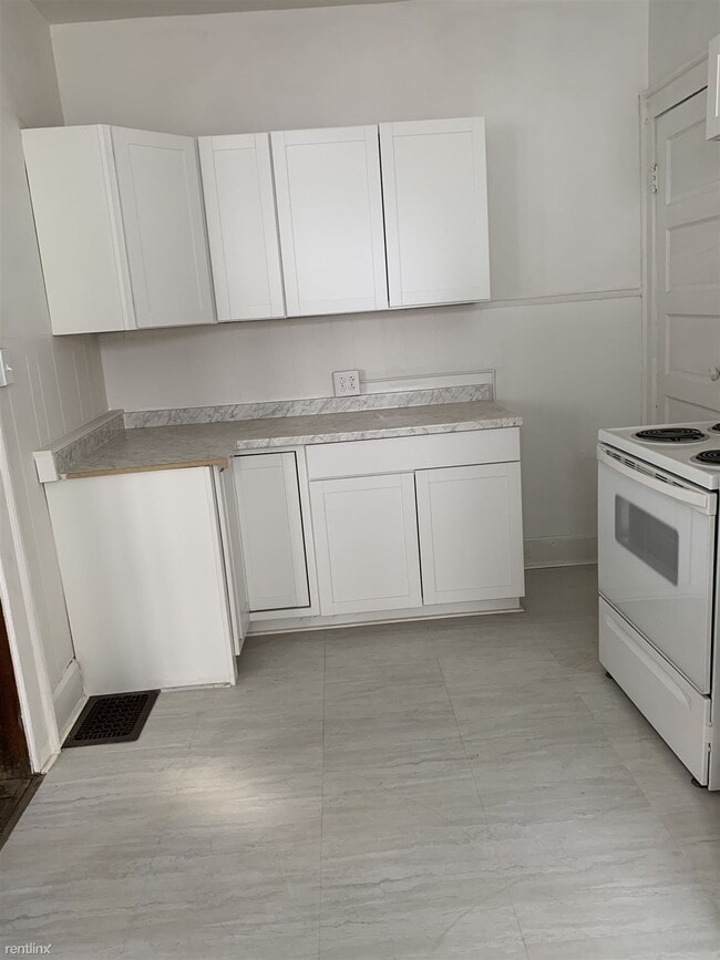 Building Photo - 2 br, 1.5 bath Duplex - 59 North Kealing A...