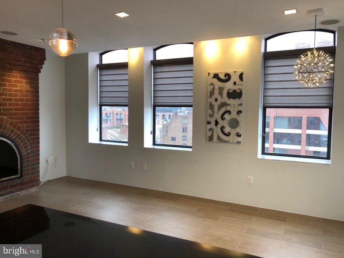 Primary Photo - 3299 K St NW