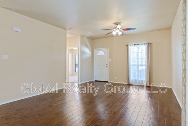 Foto del edificio - 308 Rustic Tr