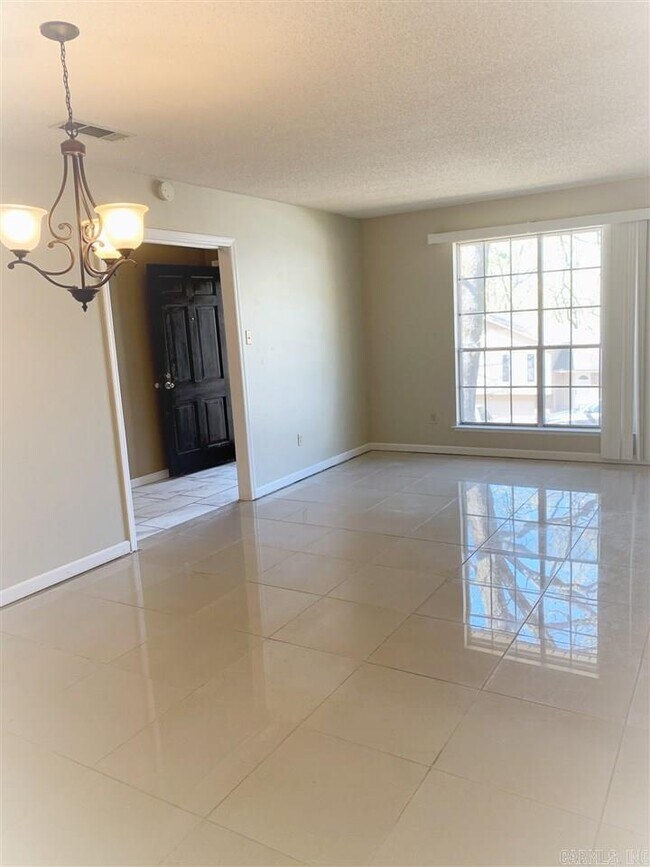 Building Photo - 12415 Pleasant View Dr